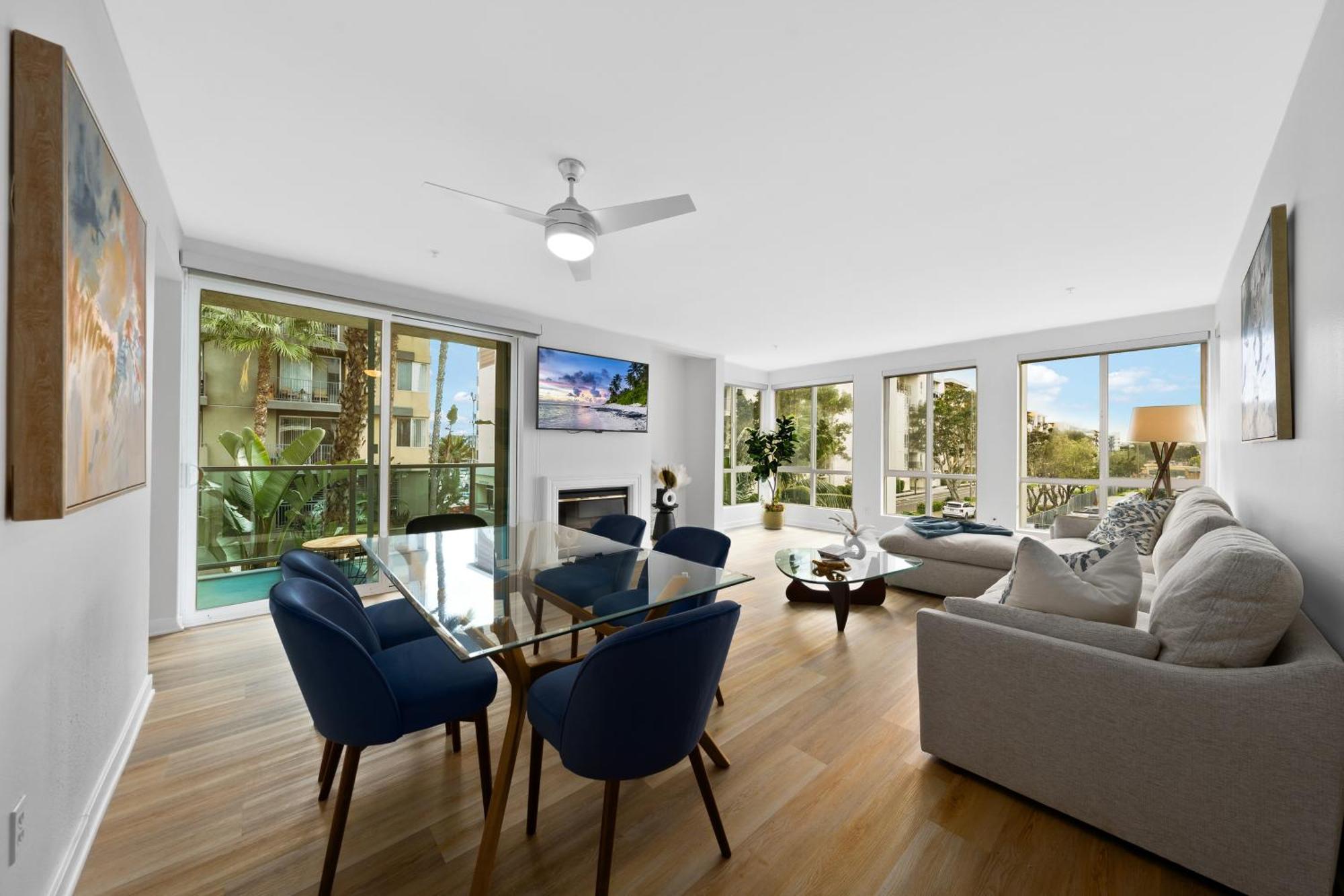 The Turquoise Lounge - Chic 2br View Pool, Sauna * Los Ángeles
