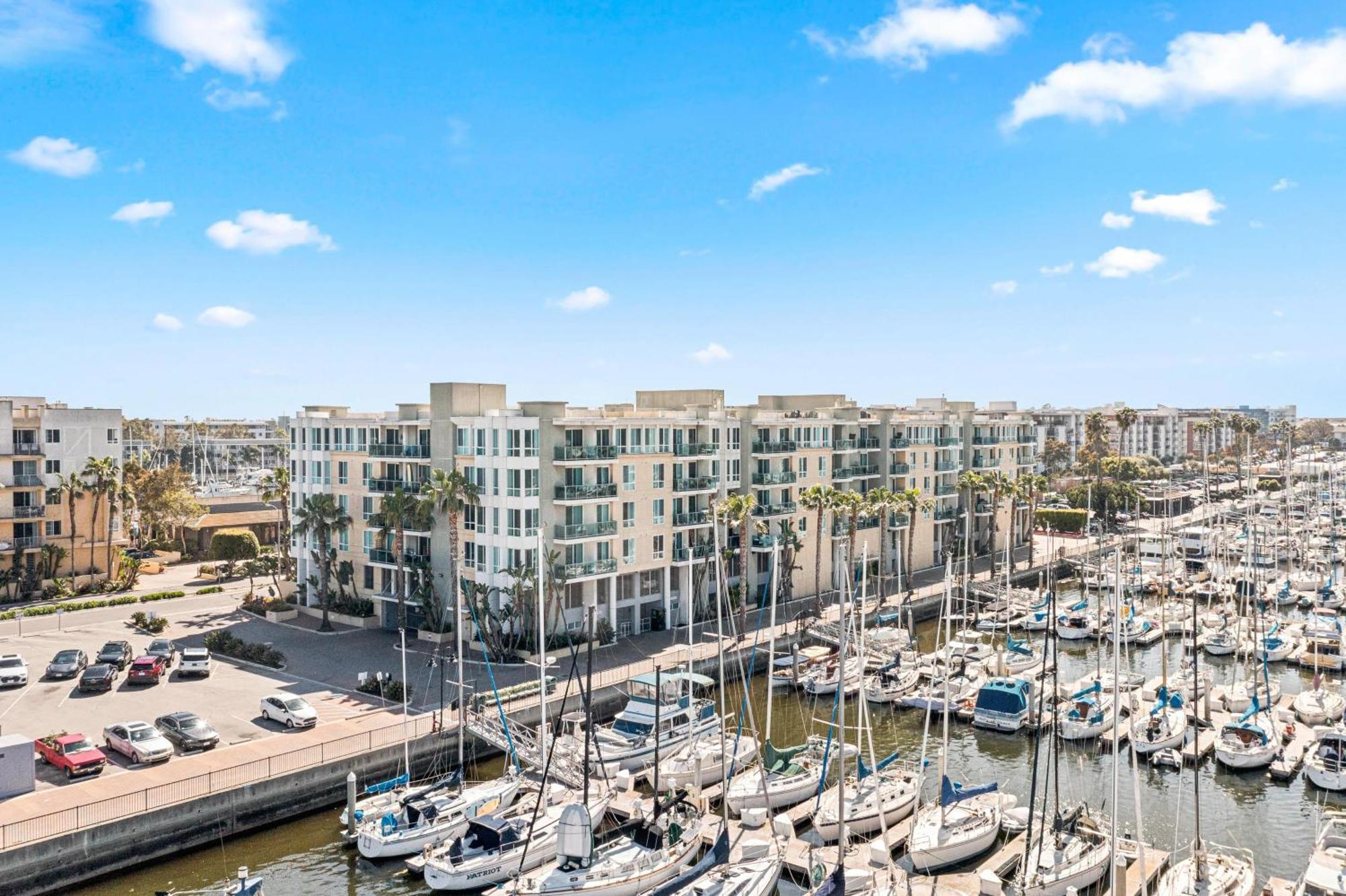 Apartamento The Turquoise Lounge - Chic 2br View Pool, Sauna *