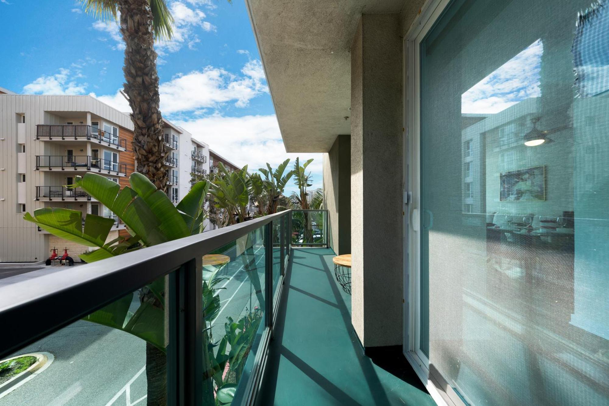 The Turquoise Lounge - Chic 2br View Pool, Sauna * Los Ángeles